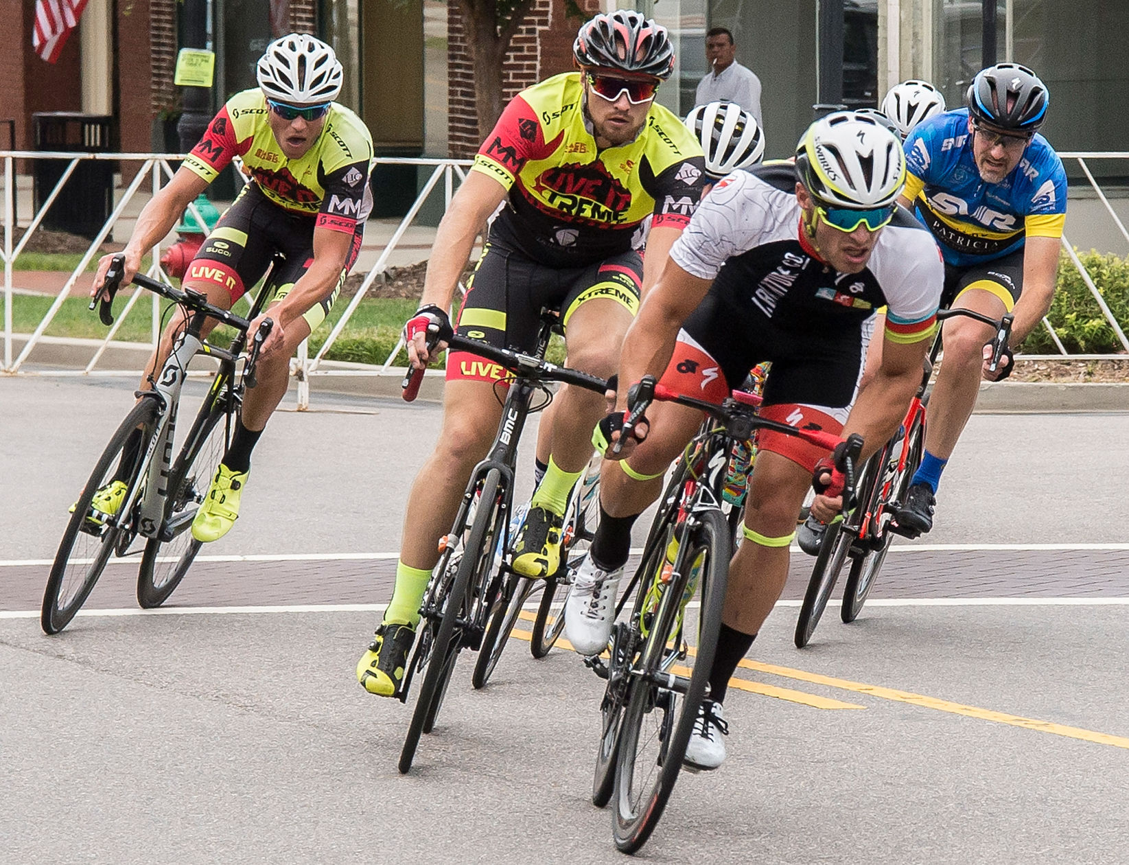 8-4 DowntownStatesvilleCriterium-11.JPG